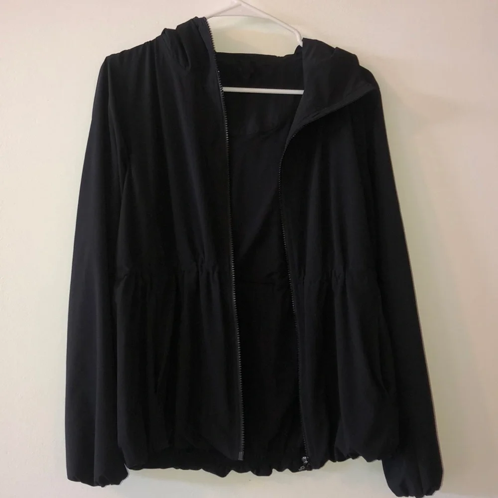 Lululemon Rain Jacket Size 4 - Picture 7 of 16